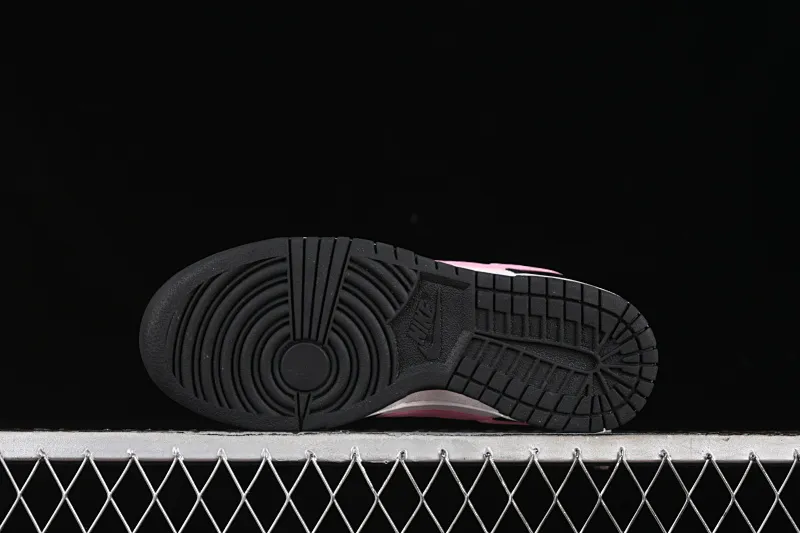 All categories Nk SB Dunk series Nk SB Dunk Low low-top sneakers Nk Dunk Black Pink Steam Puppet Kirino Sakura SB low-top casual sneakers CW1590-100